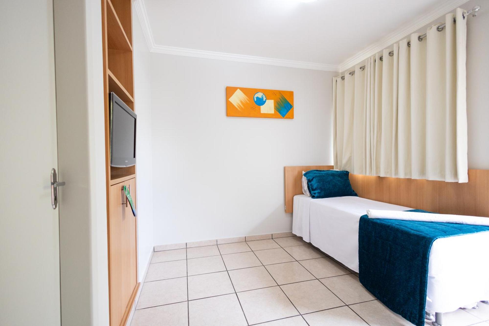 Diroma Fiori Hotel - Bvtur Caldas Novas Exteriör bild