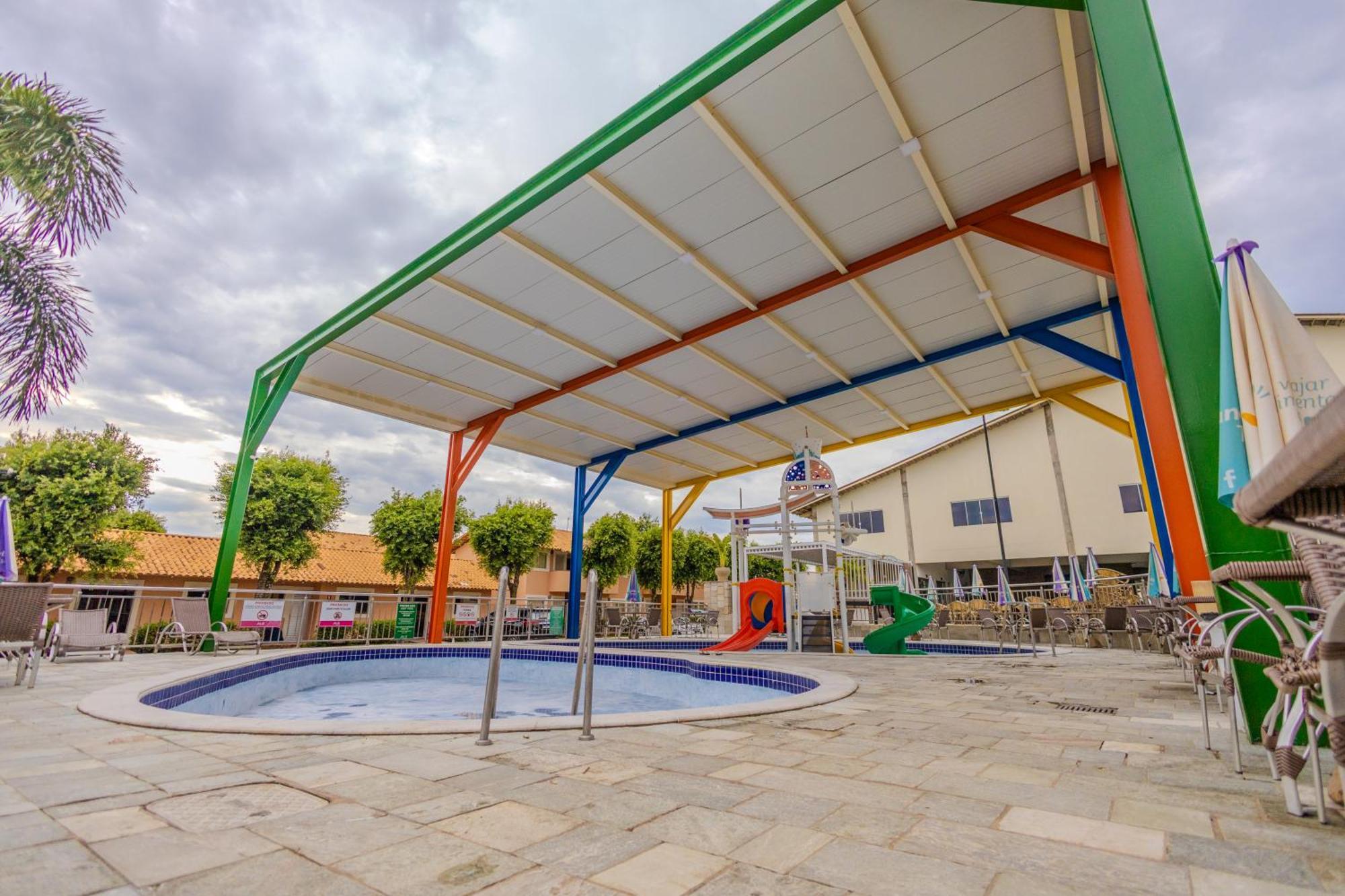 Diroma Fiori Hotel - Bvtur Caldas Novas Exteriör bild
