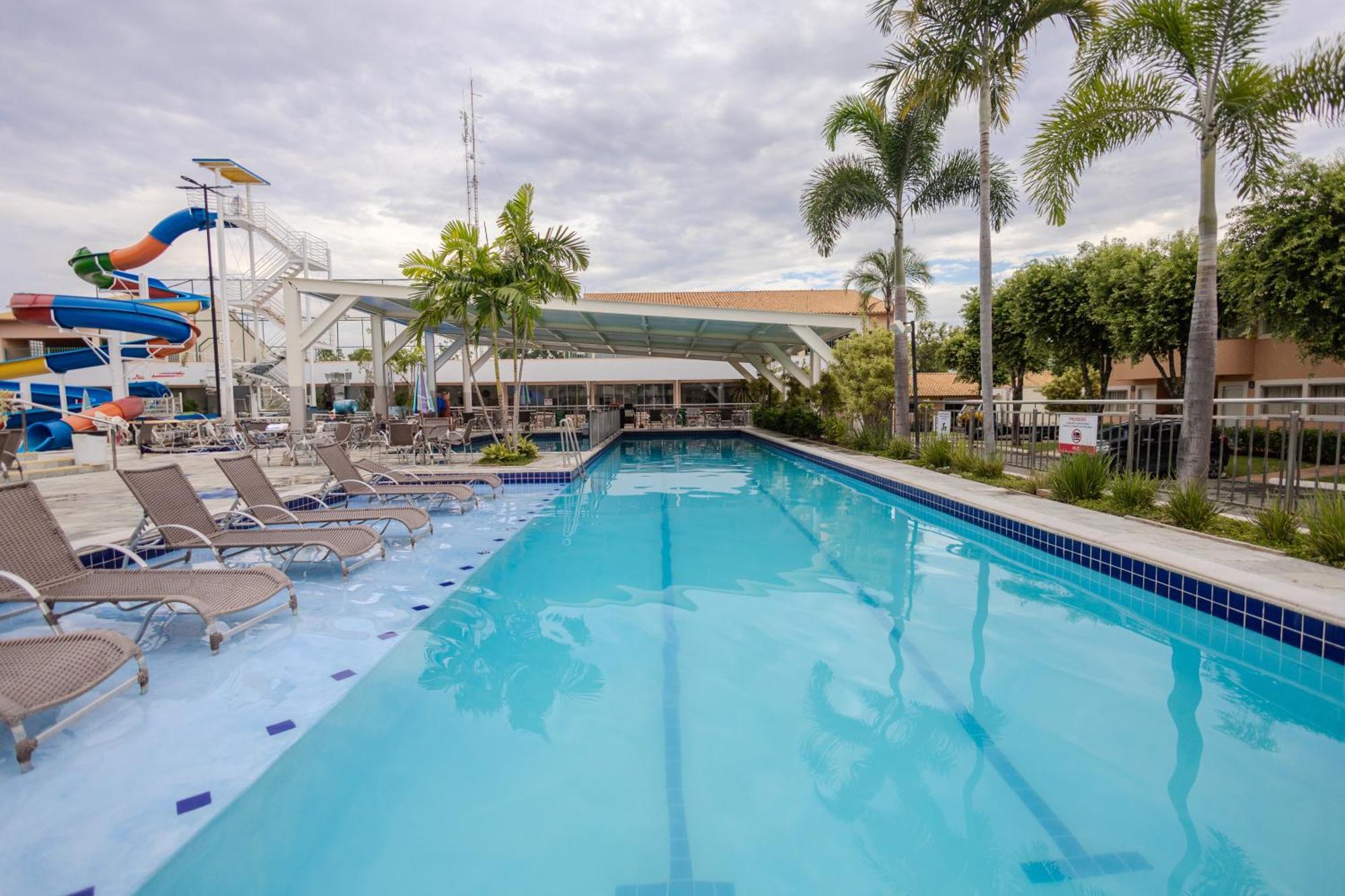 Diroma Fiori Hotel - Bvtur Caldas Novas Exteriör bild
